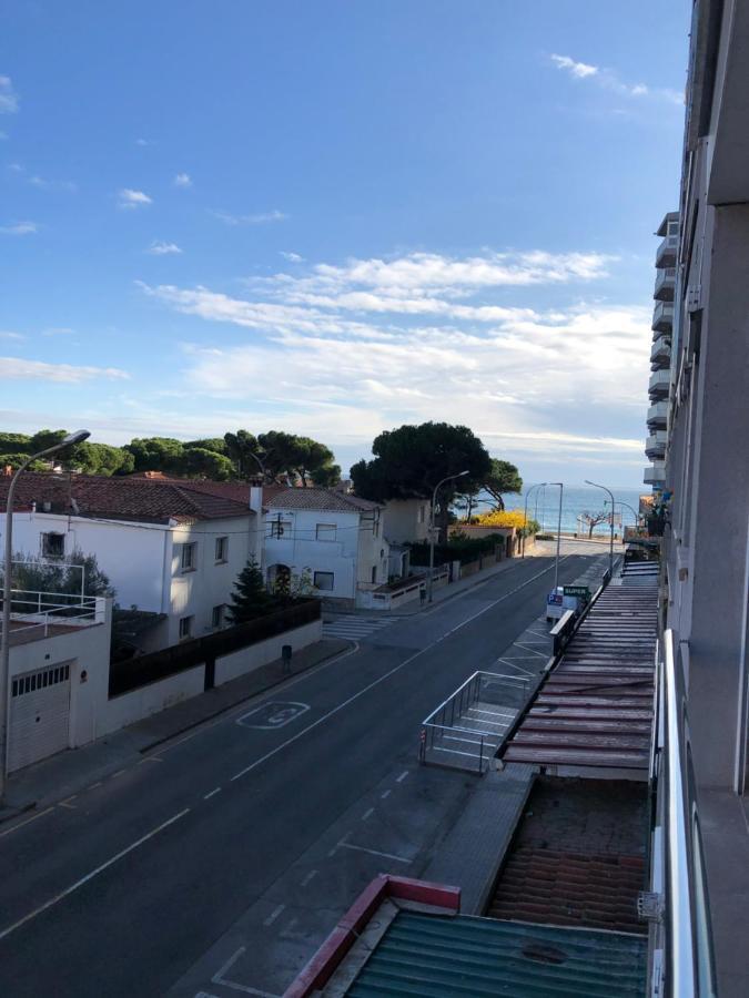 Beta'S Place - Apartamento Primera Linea De Playa Blanes Bagian luar foto